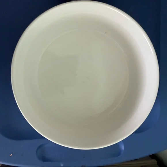 Corning Ware French White Round 2 1/2 and 1 1/2 Qt Casserole Dishes with Lids - Picture 8 of 16